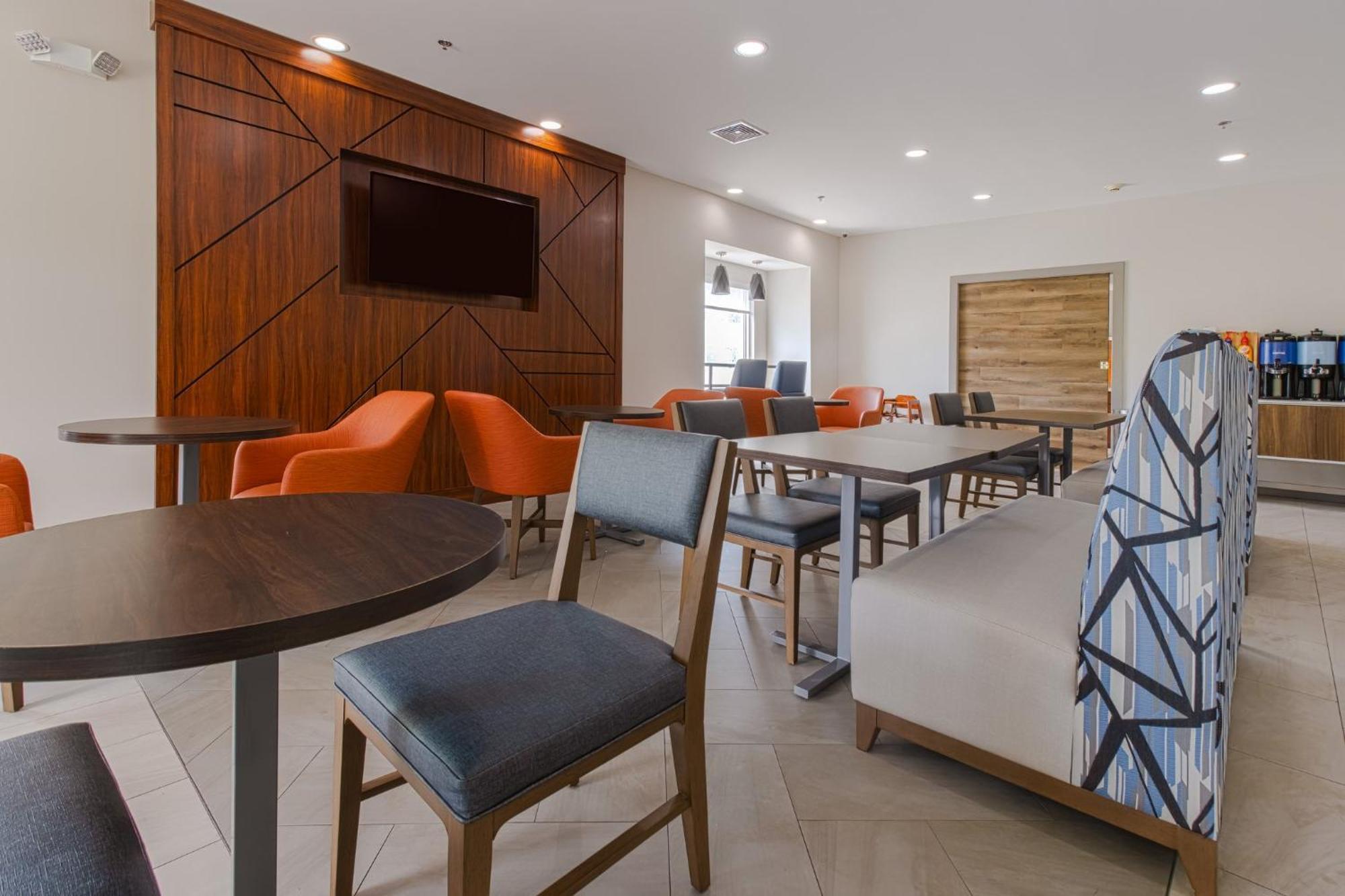 Holiday Inn Express Hartford-Newington By Ihg Exteriér fotografie