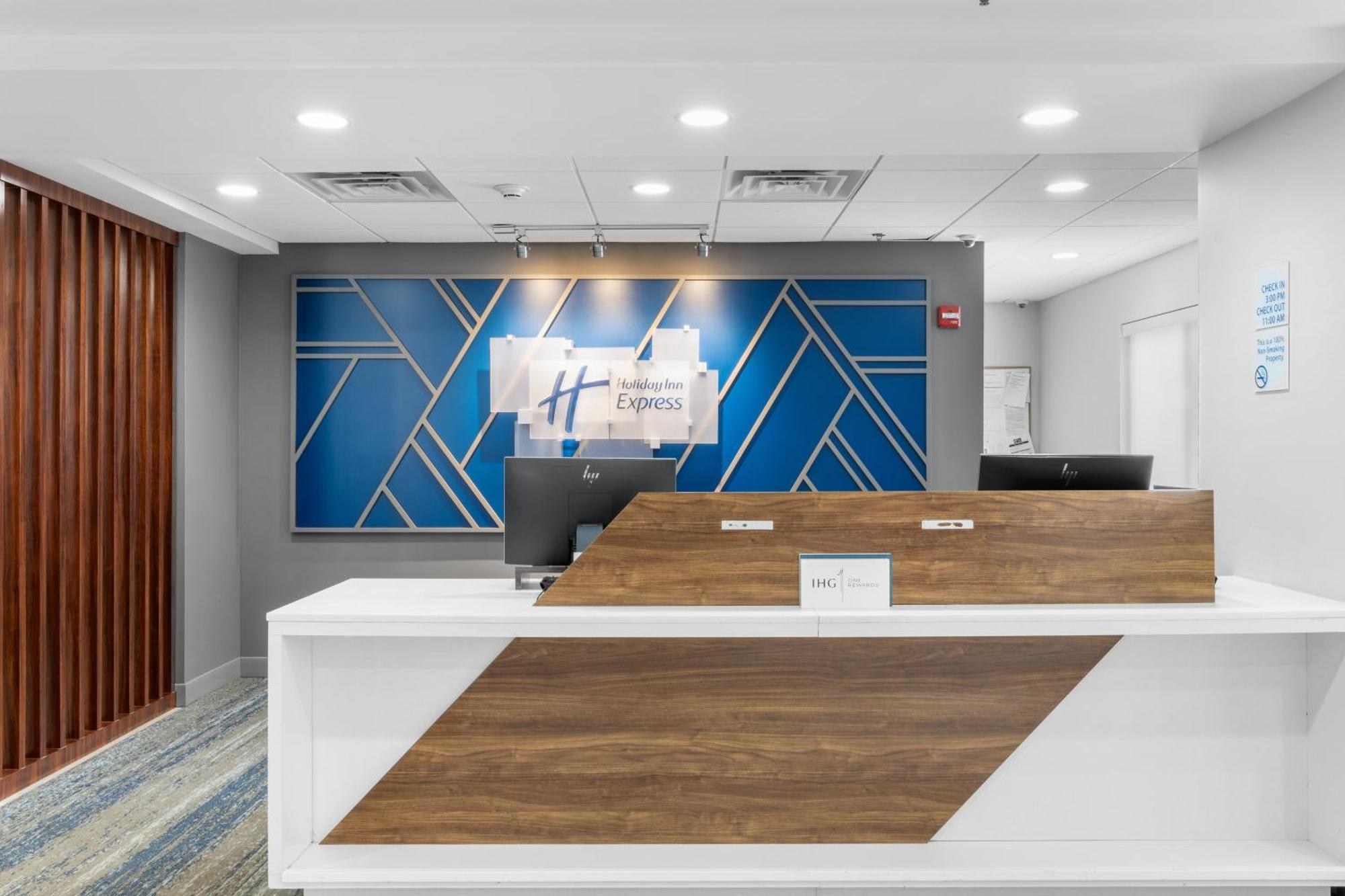 Holiday Inn Express Hartford-Newington By Ihg Exteriér fotografie