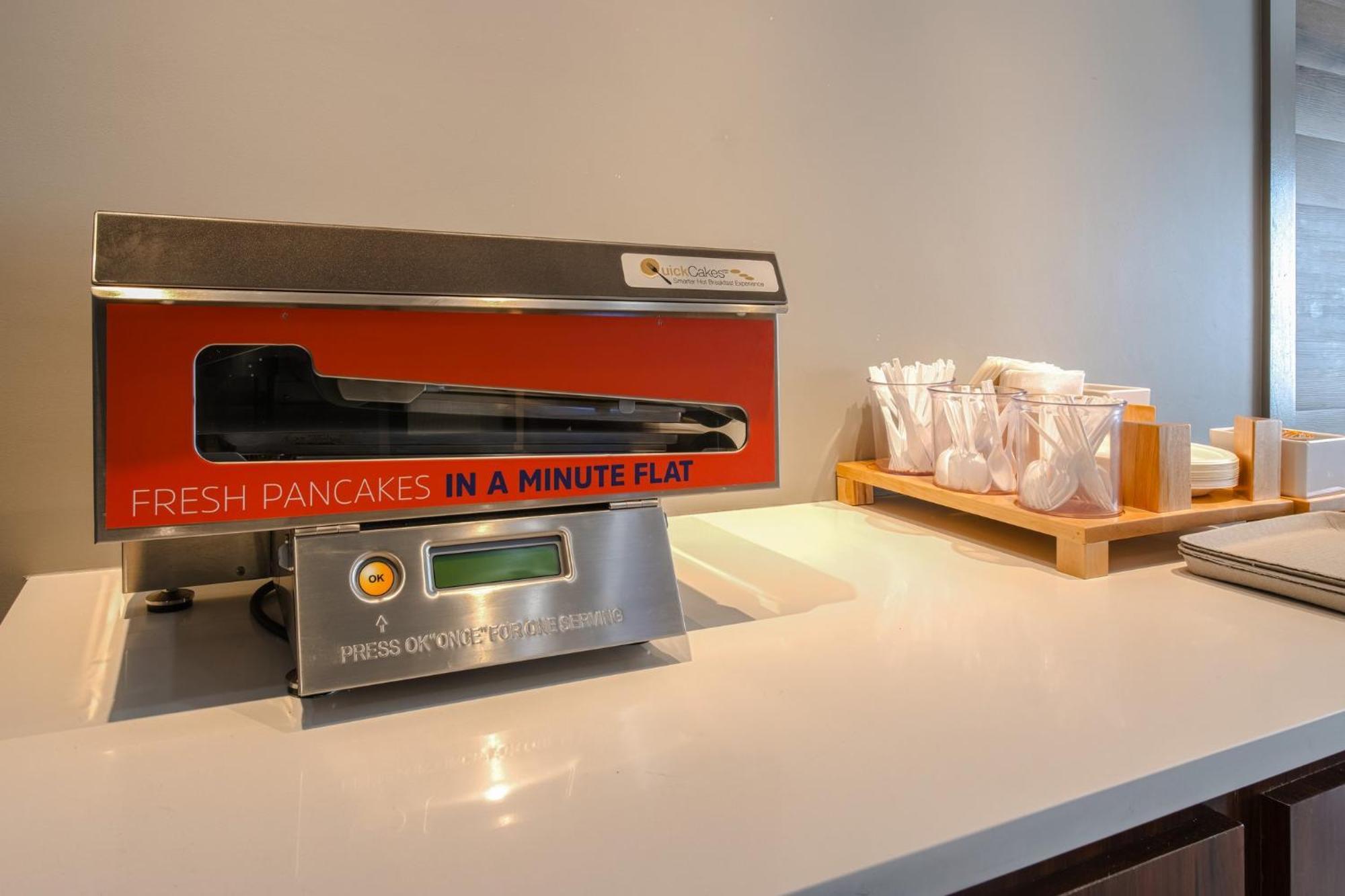 Holiday Inn Express Hartford-Newington By Ihg Exteriér fotografie